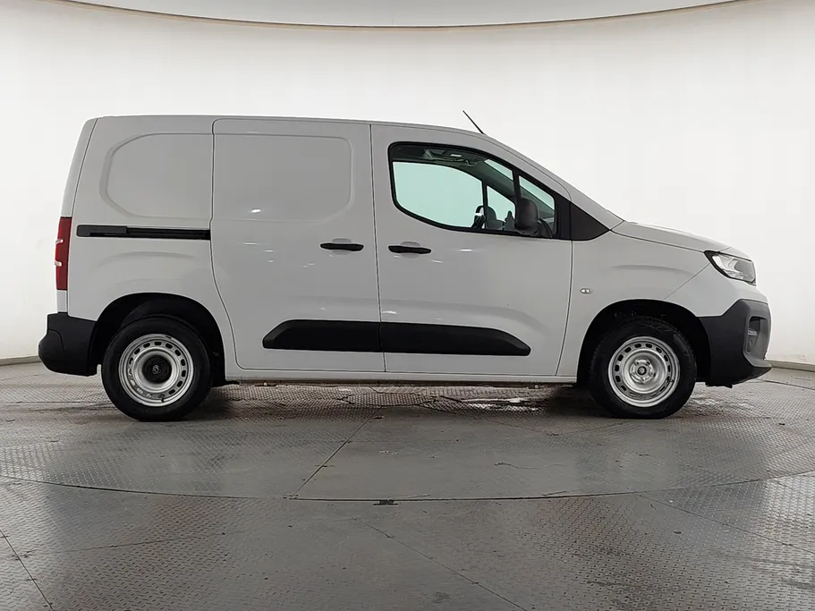 بيجو بارتنر Short van 2025 