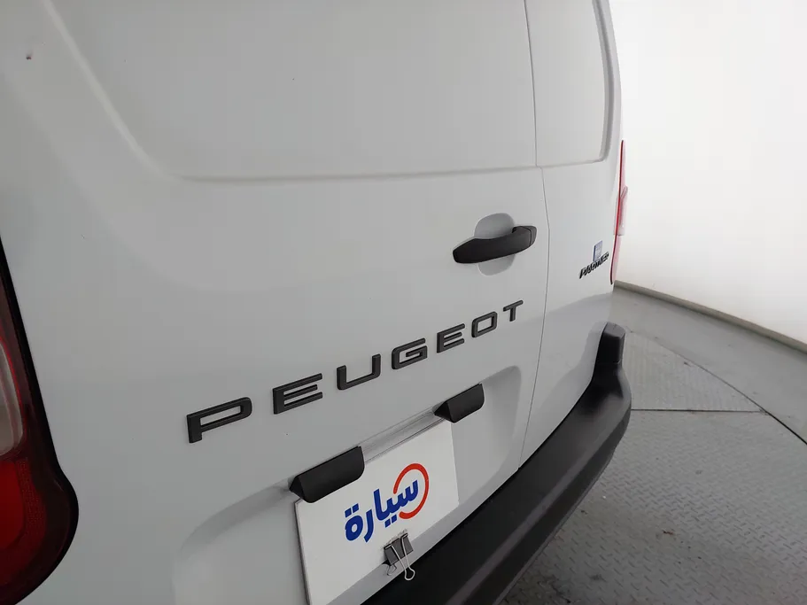 بيجو بارتنر Short van 2025 