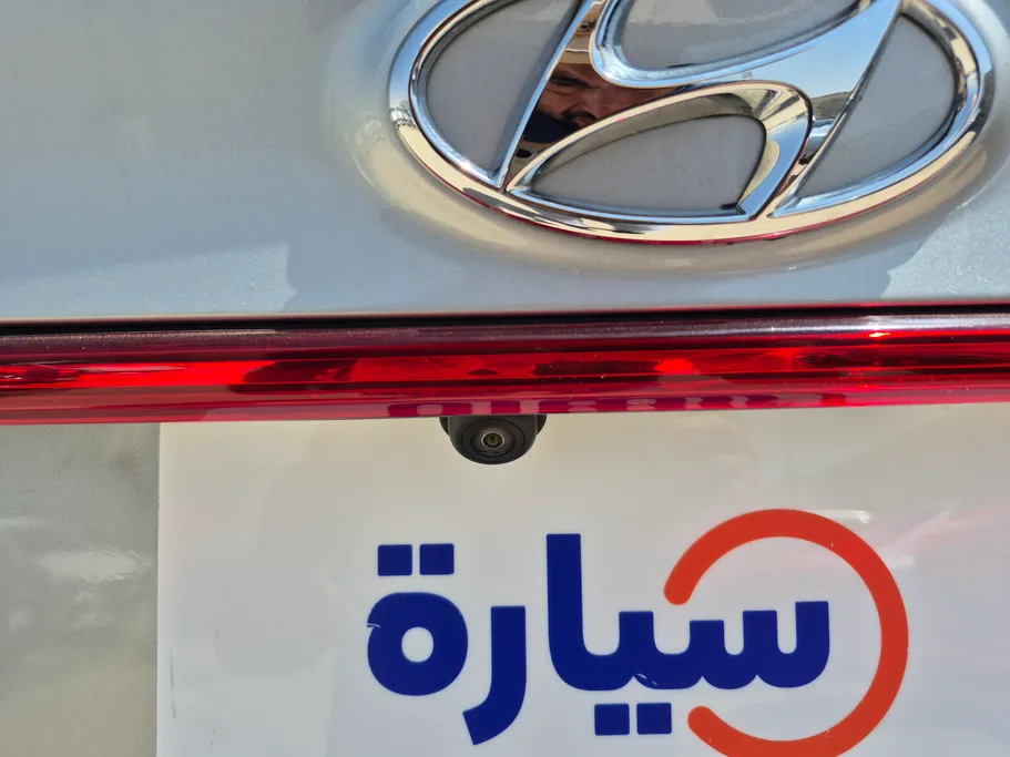 هيونداي سنتافي ميد 2022 