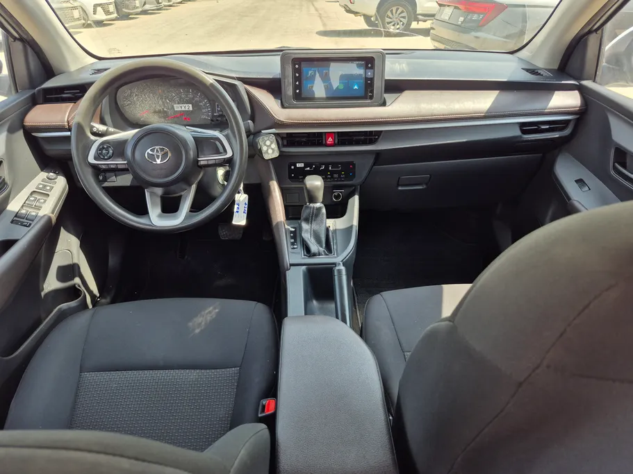 2024 تويوتا Yaris  Y 