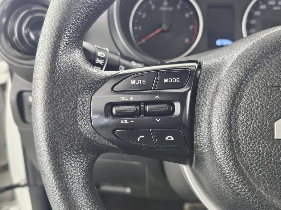 2025 Kia Pegas LX 