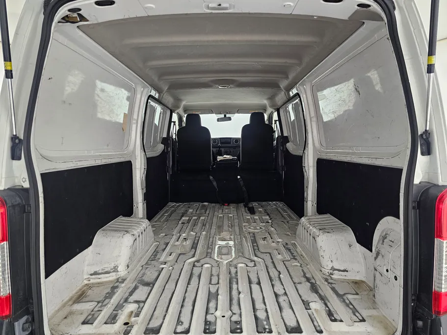 2023 Nissan Urvan بضاعة 