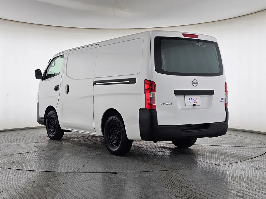 2023 Nissan Urvan بضاعة 