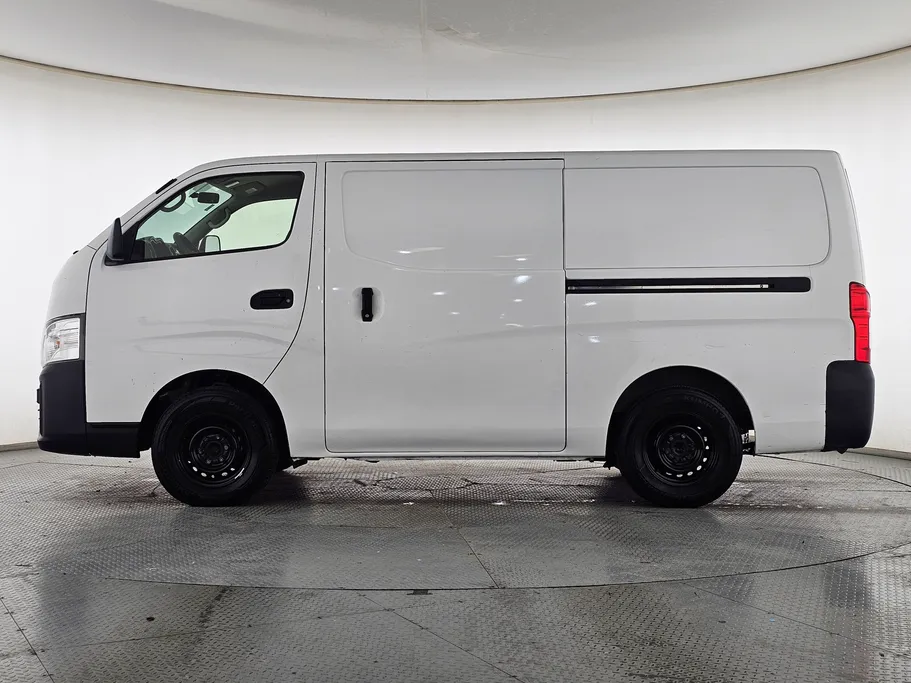 2023 Nissan Urvan بضاعة 
