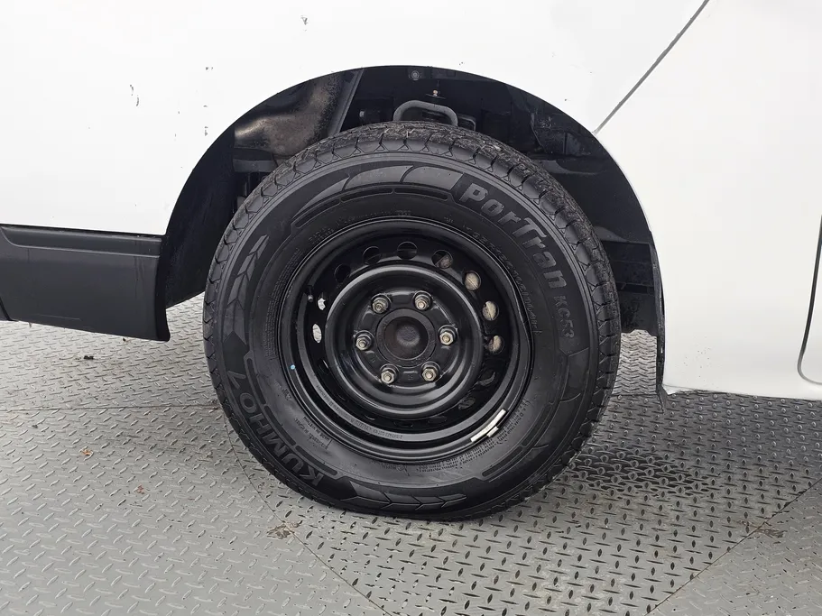 2023 Nissan Urvan بضاعة 