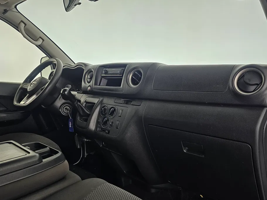 2023 Nissan Urvan بضاعة 