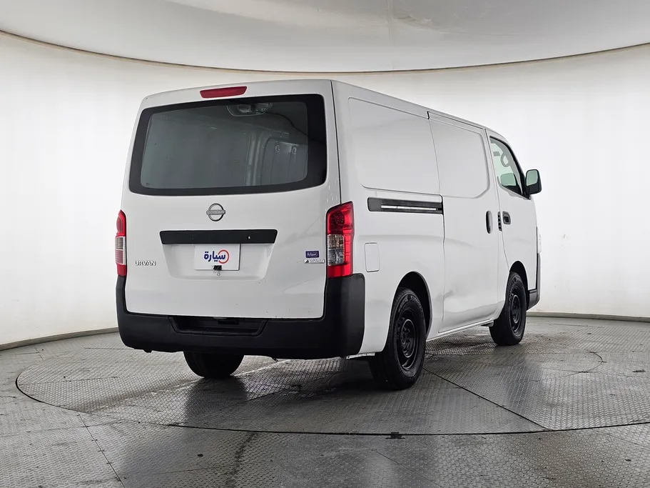 2023 Nissan Urvan بضاعة 