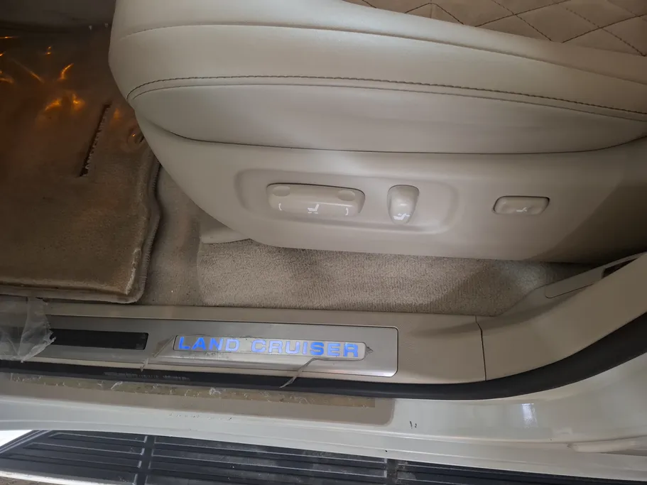 2020 Toyota Land Cruiser GXR Grand Touring 