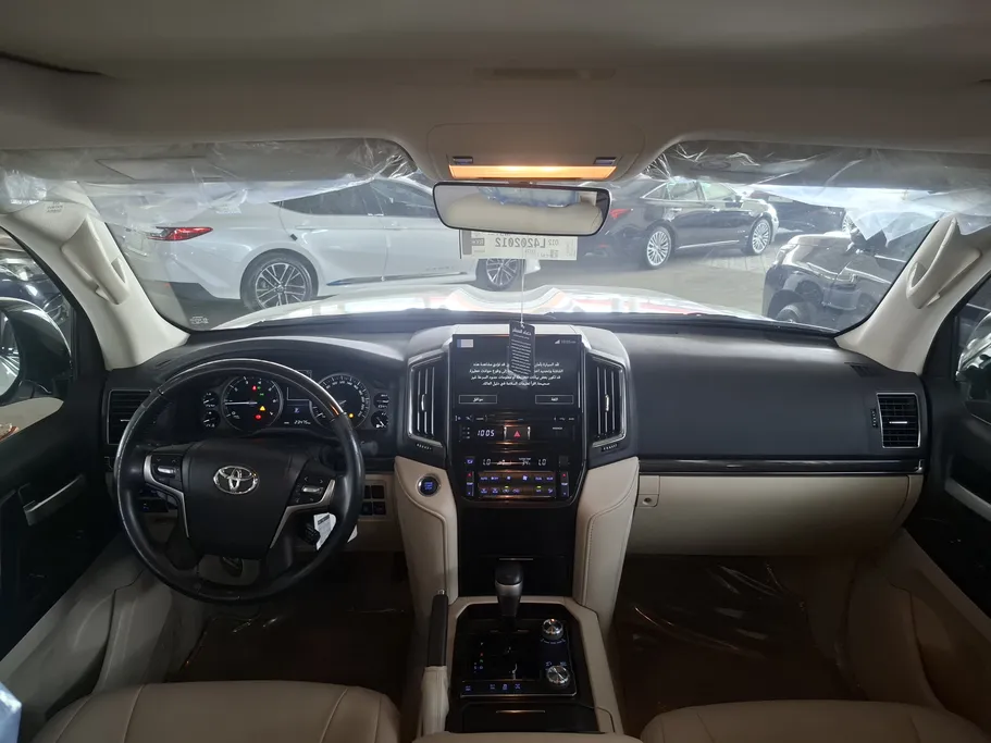 2020 Toyota Land Cruiser GXR Grand Touring 