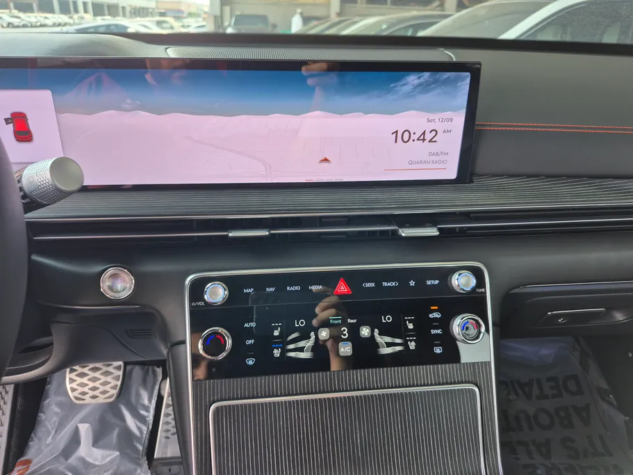 2025 Genesis GV80 Platinum 
