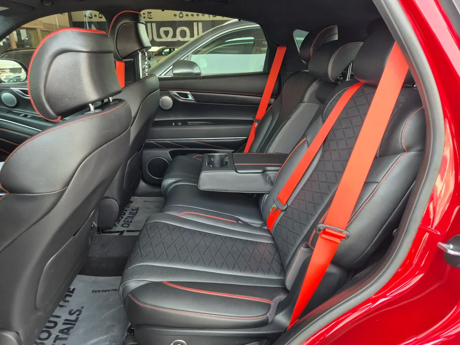 2025 Genesis GV80 Platinum 