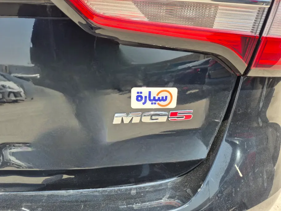 ام جي 5 COM 2024 