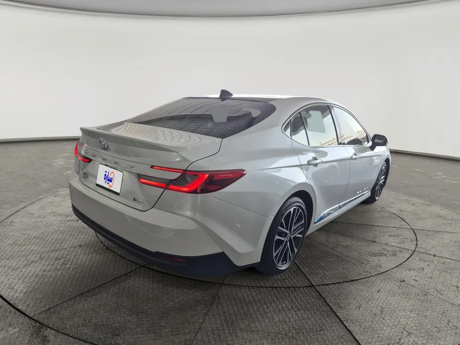 2026 Toyota Camry  LE HEV 