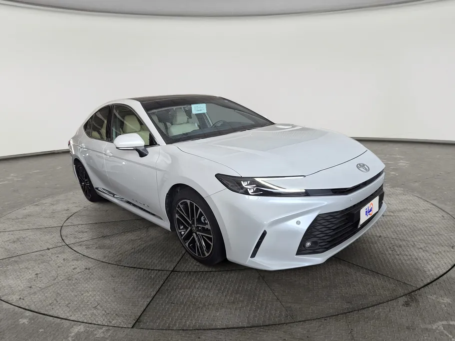 2026 Toyota Camry  LE HEV 