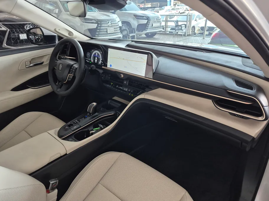 2023 Toyota Crown Majesta 