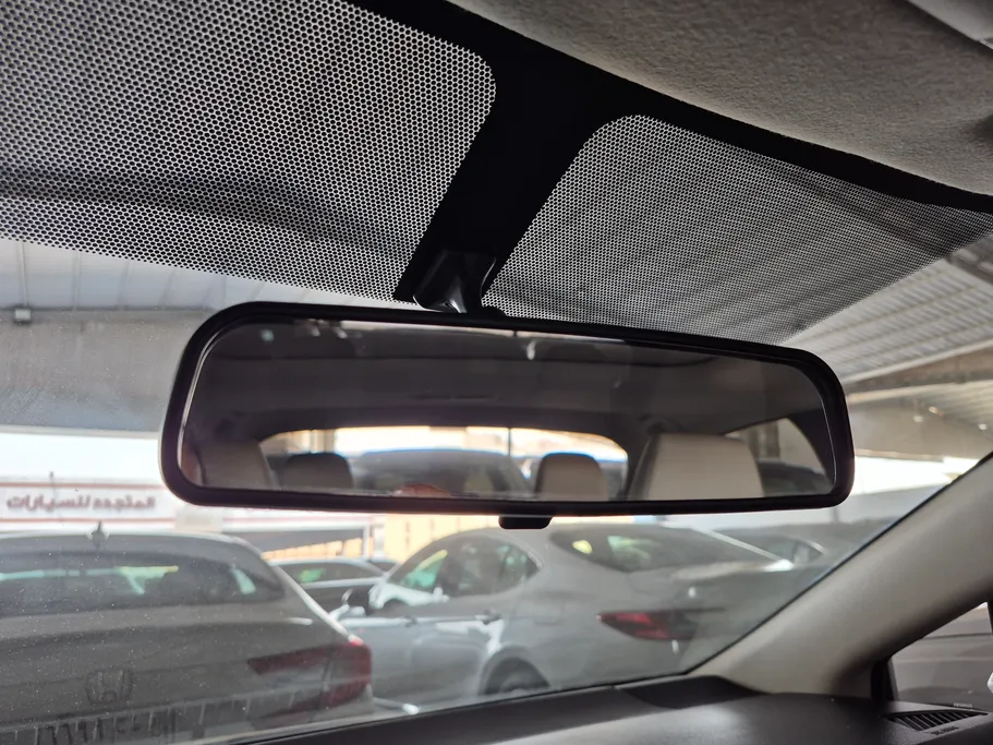 تويوتا كورولا XLI Executive Moonroof 2023 