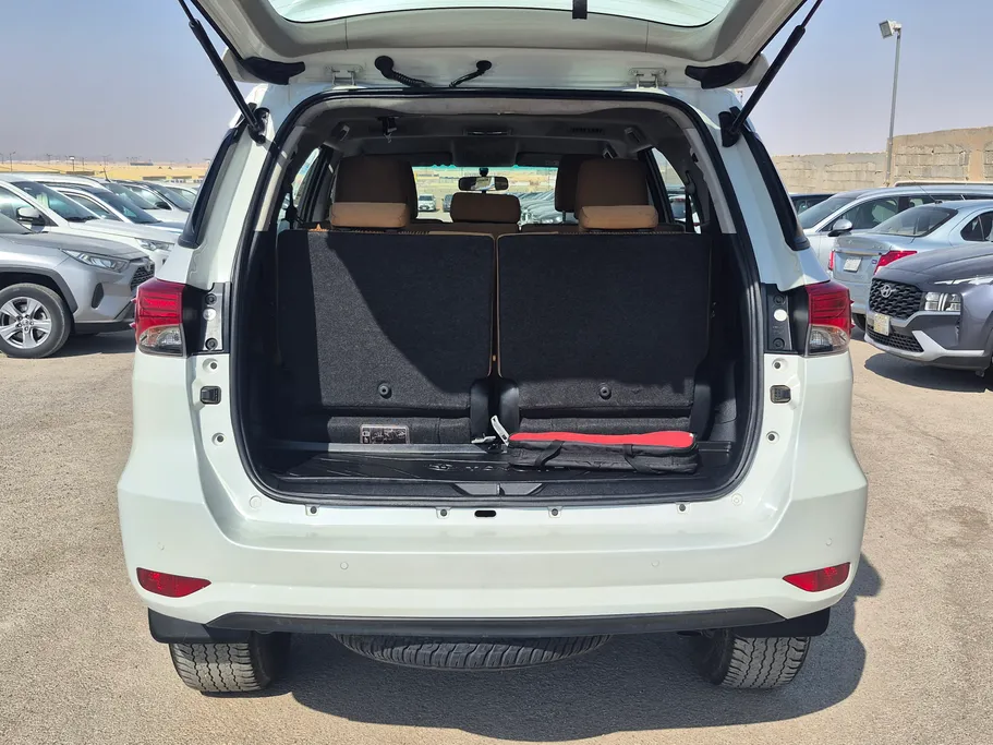 2024 Toyota Fortuner VX 