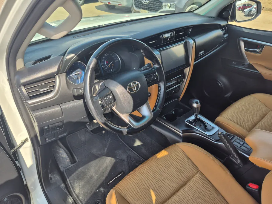 2024 Toyota Fortuner VX 
