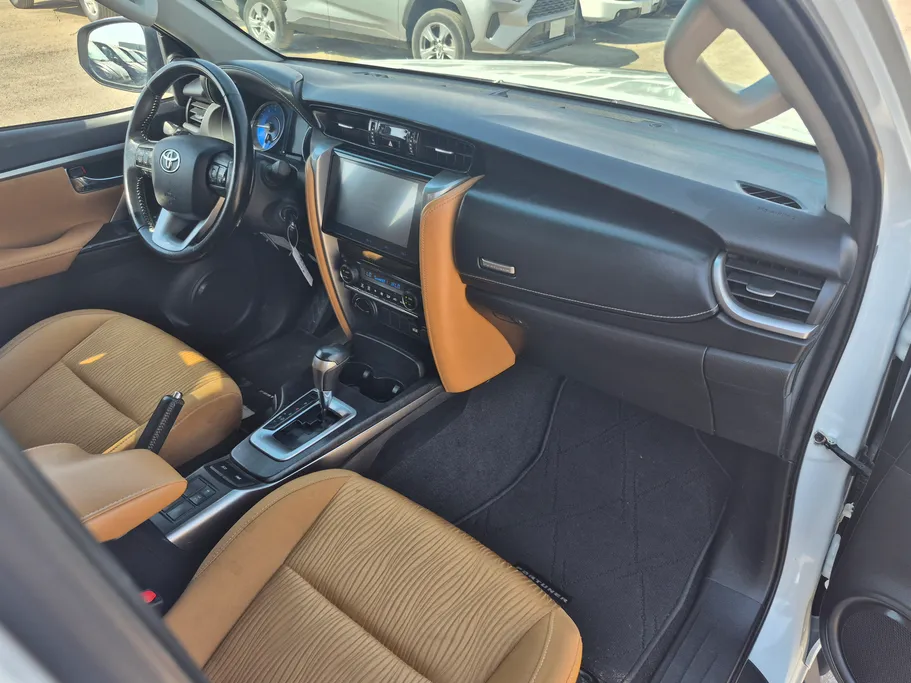 2024 Toyota Fortuner VX 