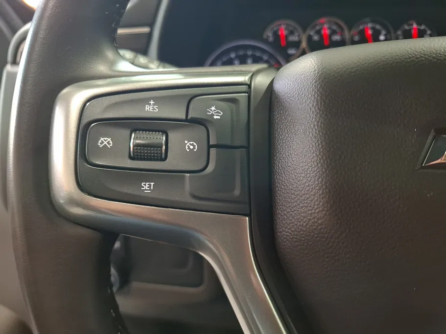 2023 Chevrolet Suburban LS 