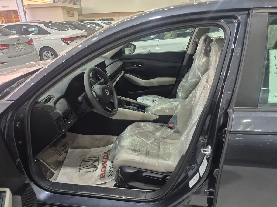 هوندا اكورد LX 2025 