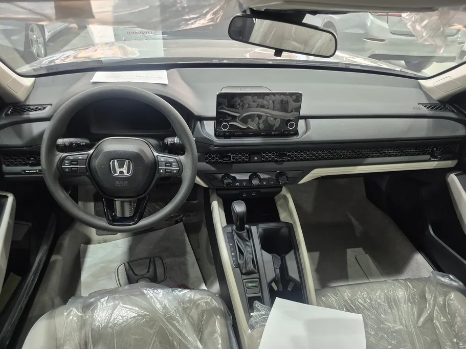 هوندا اكورد LX 2025 