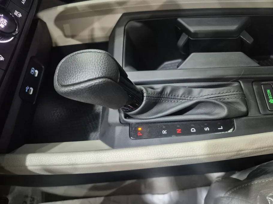 هوندا اكورد LX 2025 