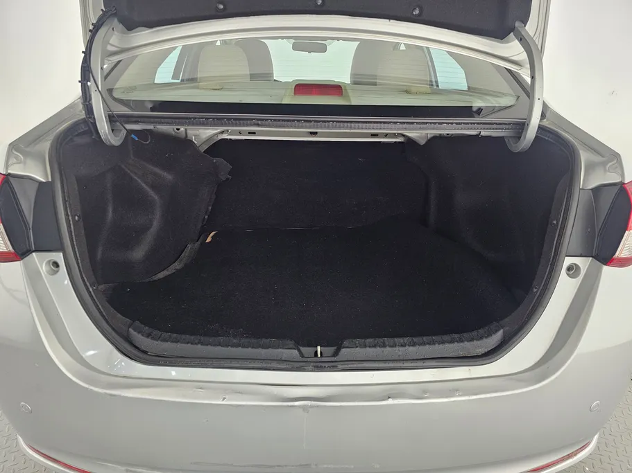 2022 Toyota Yaris  Y 