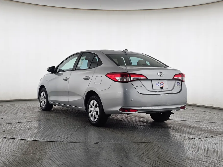 2022 Toyota Yaris  Y 