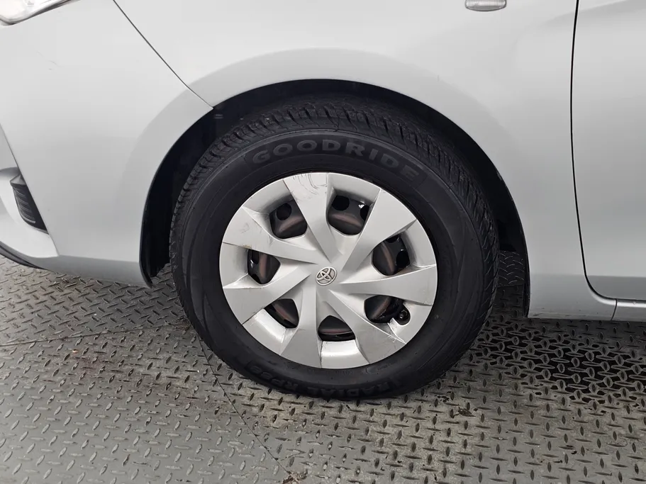 2022 Toyota Yaris  Y 