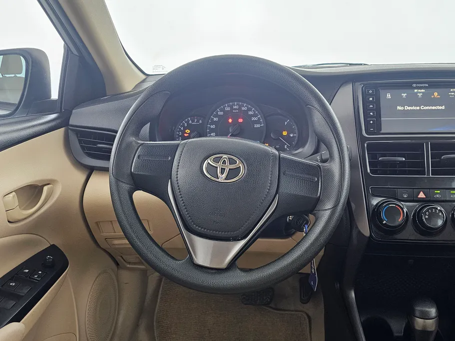 2022 Toyota Yaris  Y 