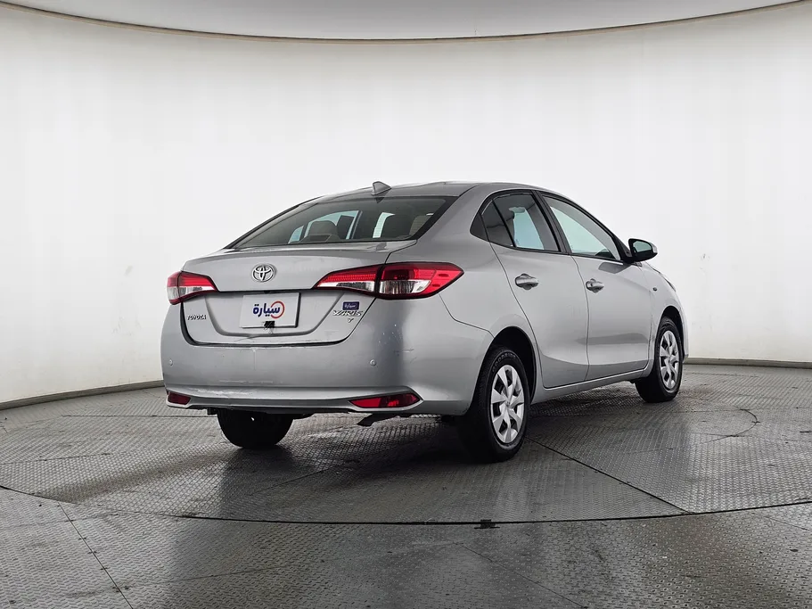 2022 Toyota Yaris  Y 