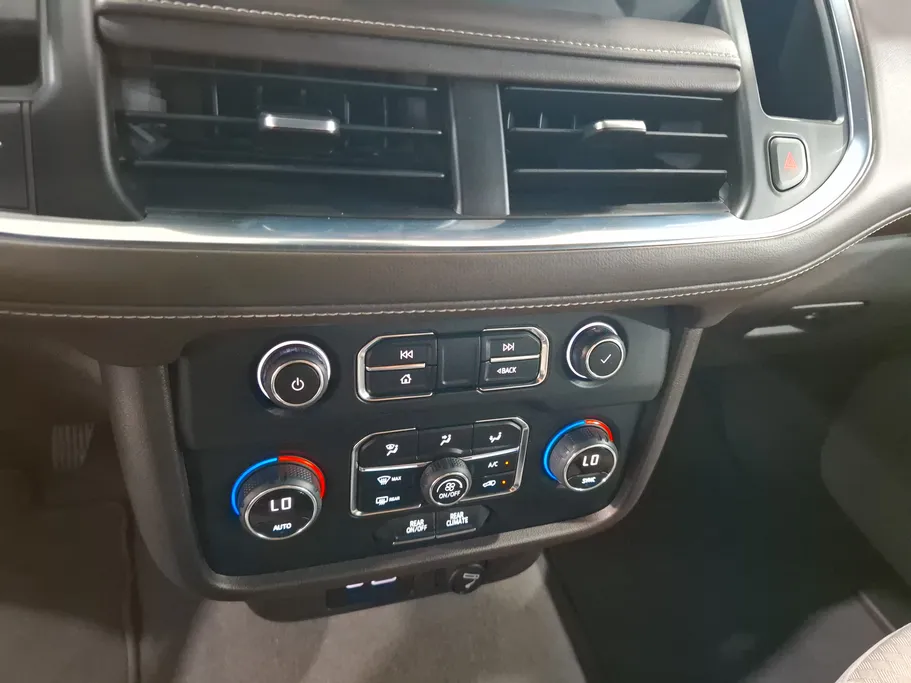 2023 Chevrolet Suburban LS 