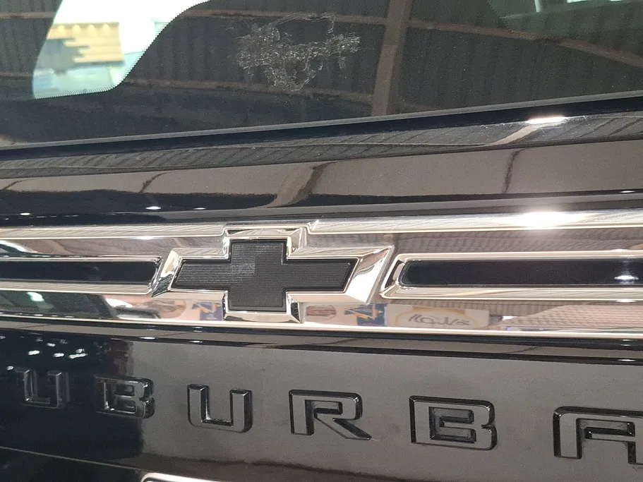2023 Chevrolet Suburban LS 