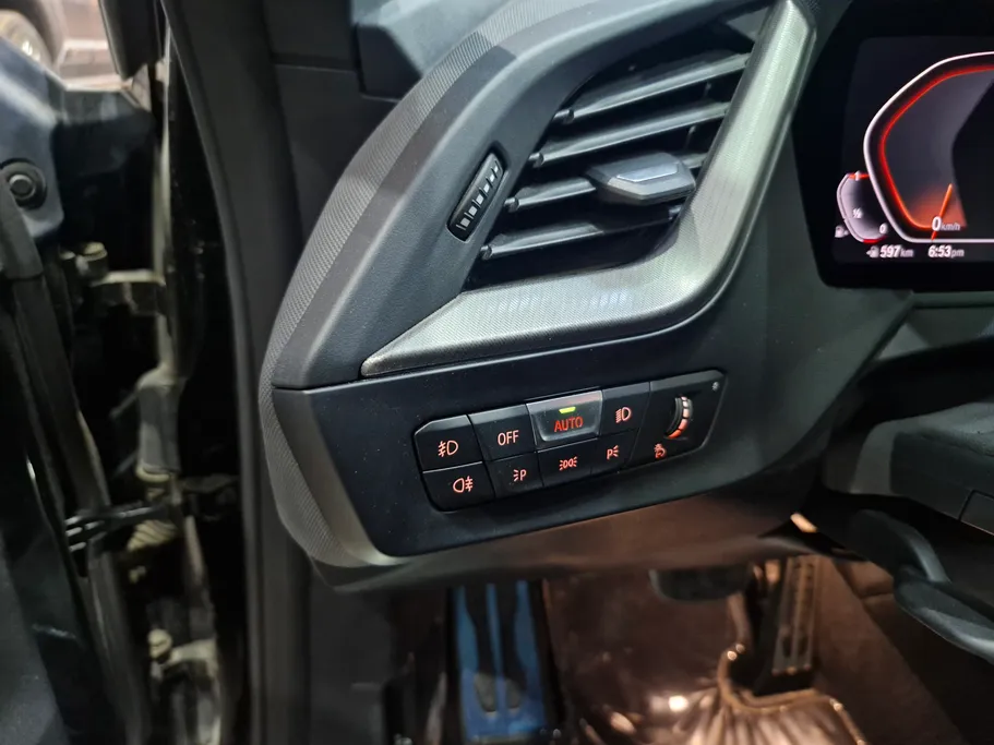 بي ام دبليو الفئة الثانية 218i 2024 