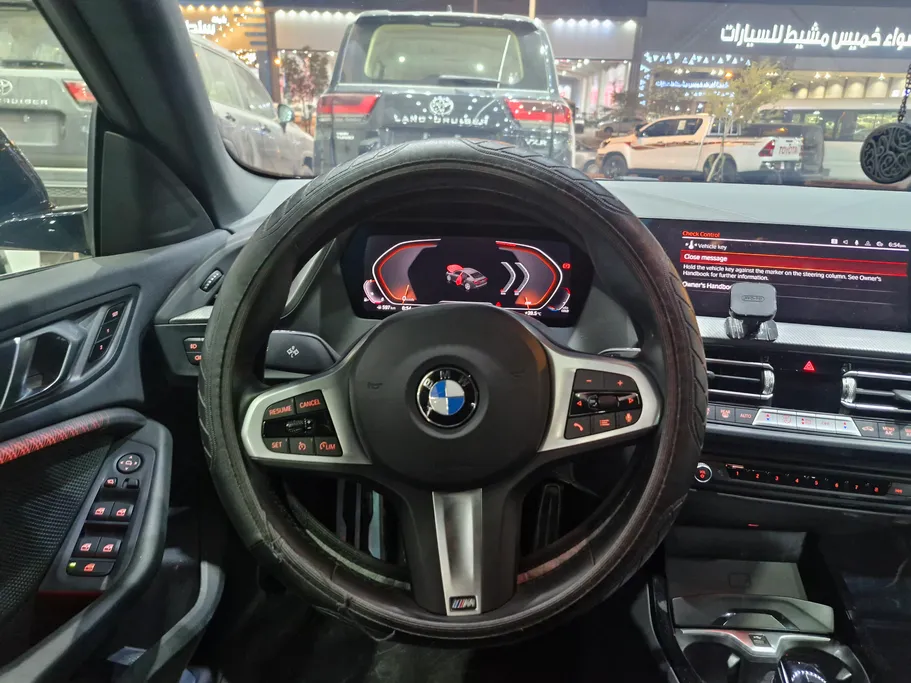 بي ام دبليو الفئة الثانية 218i 2024 