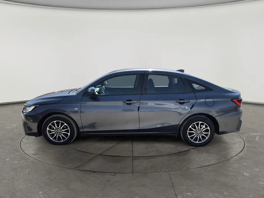 2023 Toyota Yaris  Y 