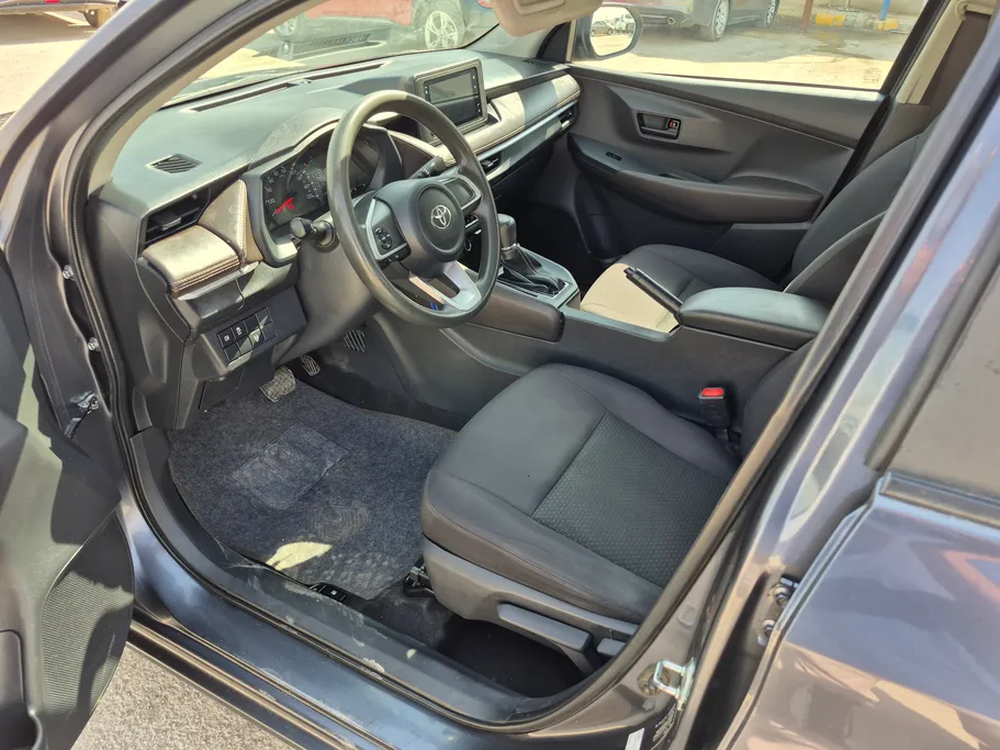 2023 Toyota Yaris  Y 