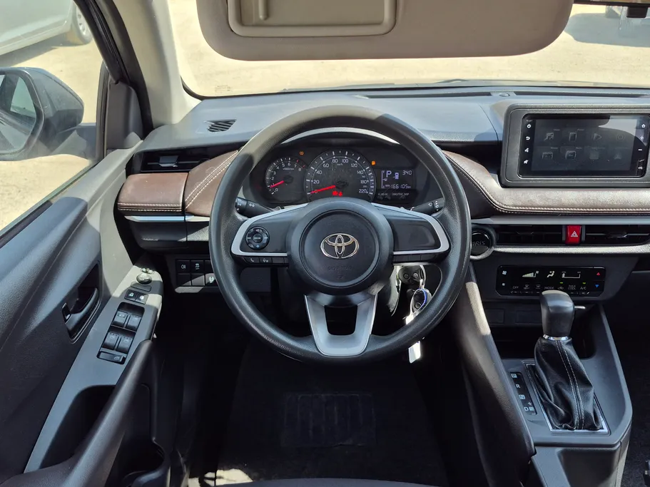 2023 Toyota Yaris  Y 