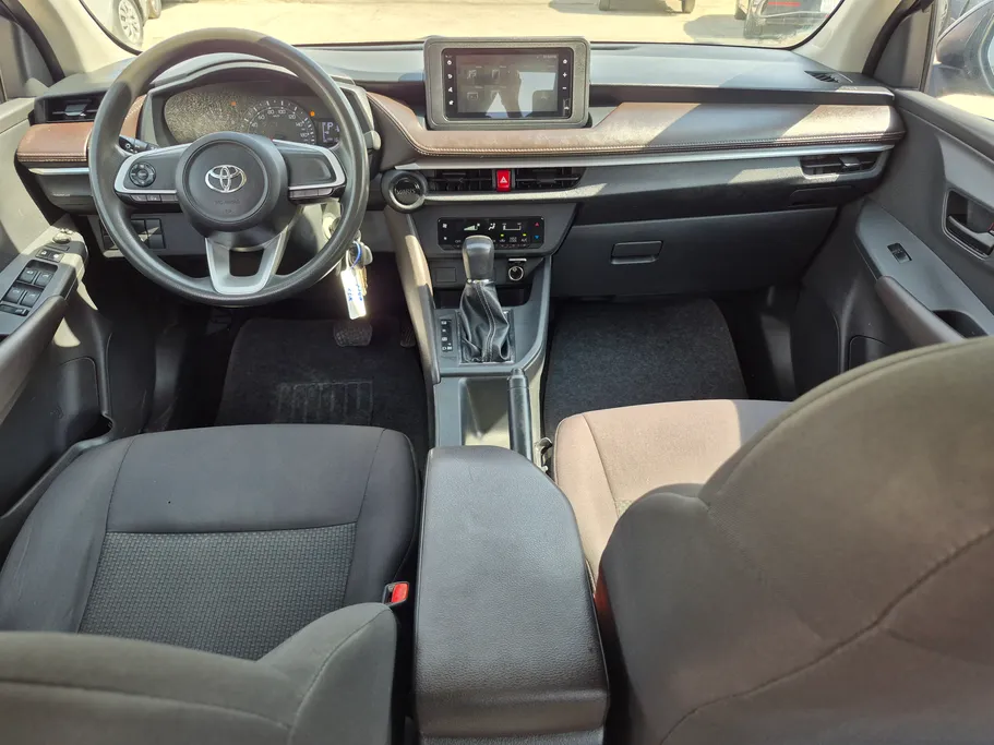 2023 Toyota Yaris  Y 