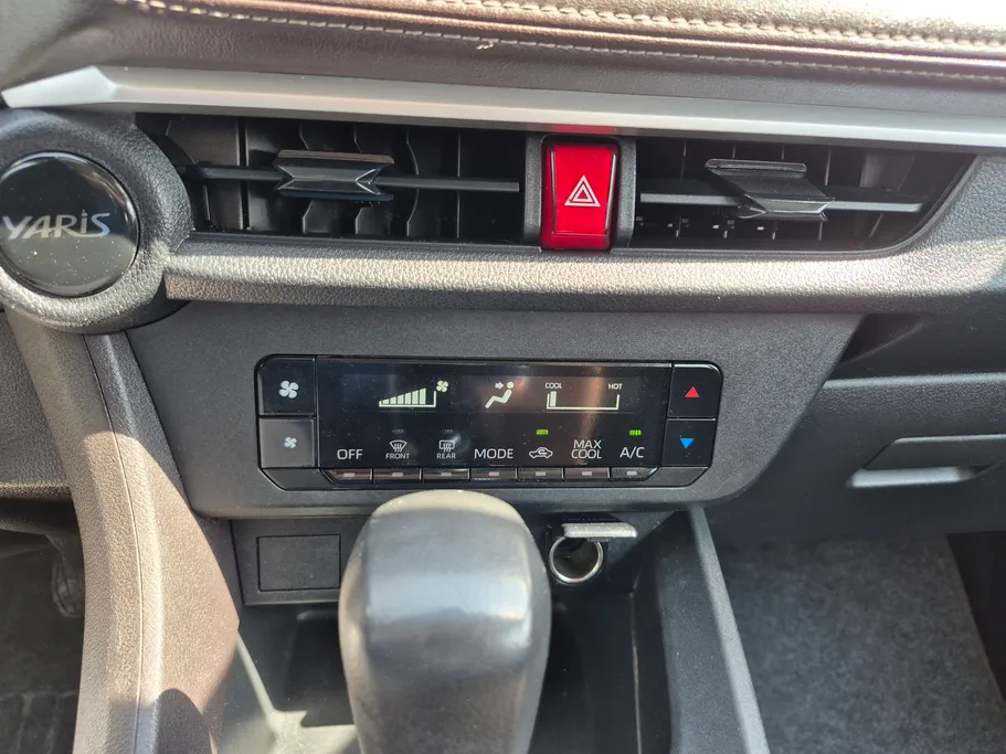 2023 Toyota Yaris  Y 