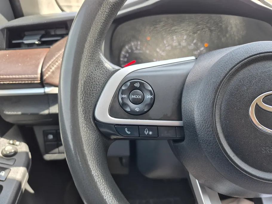 2023 Toyota Yaris  Y 