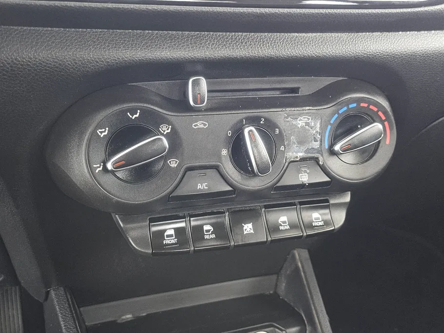 2025 Kia Pegas LX 