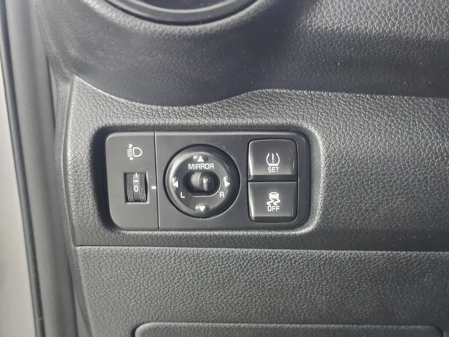 2025 Kia Pegas LX 