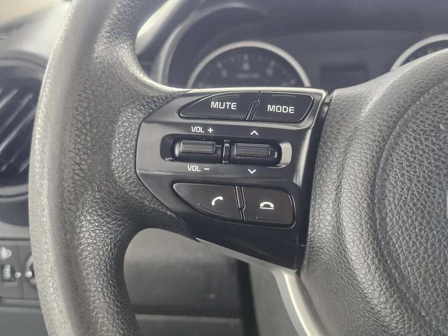 2025 Kia Pegas LX 