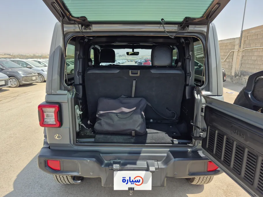 2019 Jeep Wrangler Sahara 