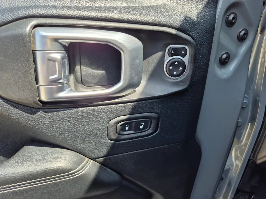 2019 Jeep Wrangler Sahara 
