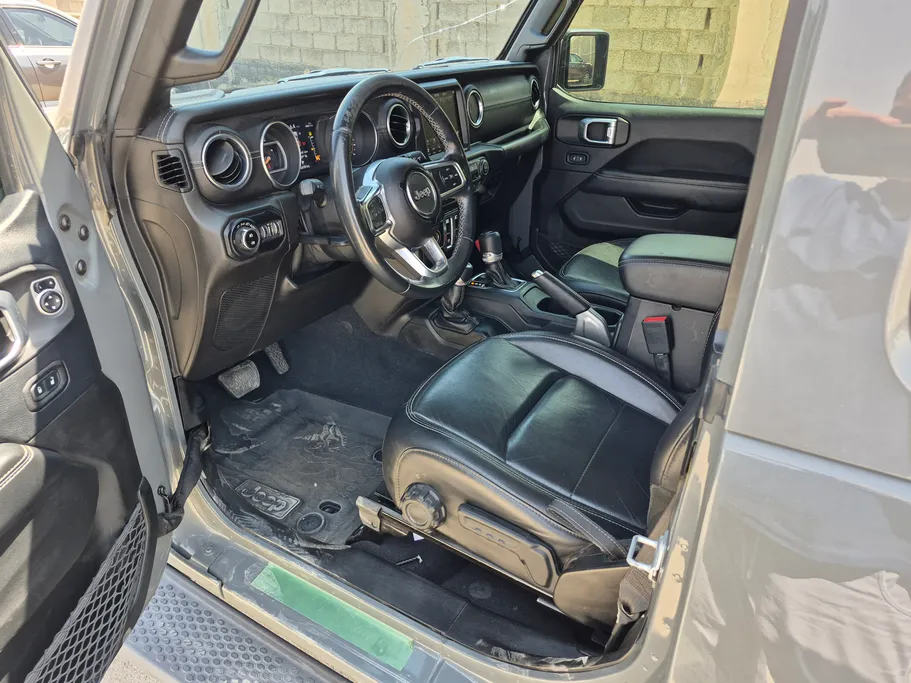 2019 Jeep Wrangler Sahara 