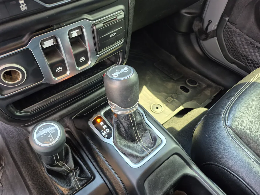 2019 Jeep Wrangler Sahara 