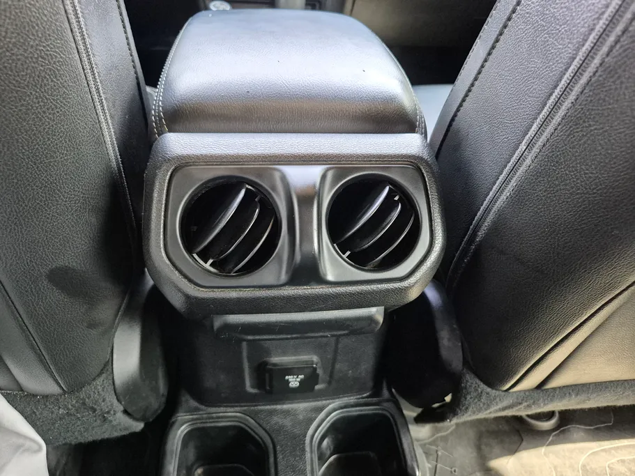 2019 Jeep Wrangler Sahara 